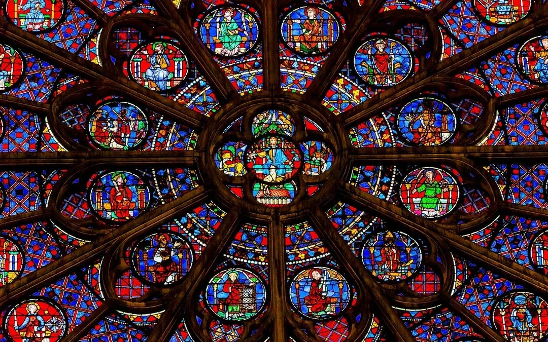 Notre-Dame Exterior Guided Tour with Free Entry Image 9