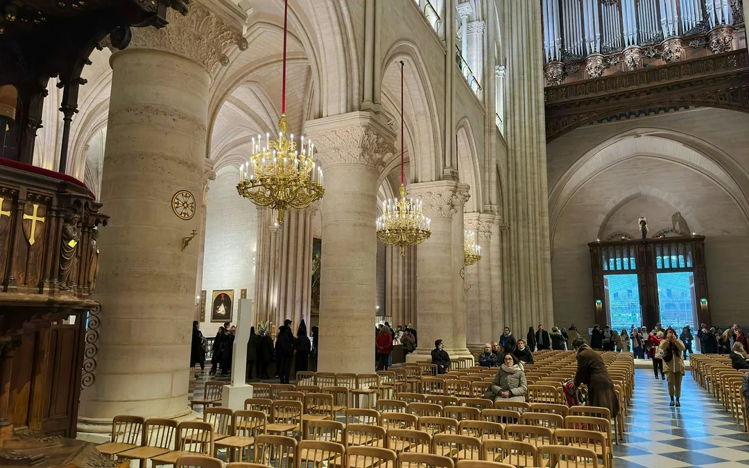 Notre-Dame Interior and Exterior Guided Tour Image 3