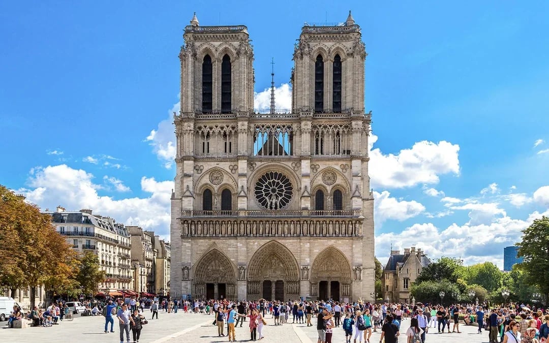 Notre-Dame Interior and Exterior Guided Tour Image 5