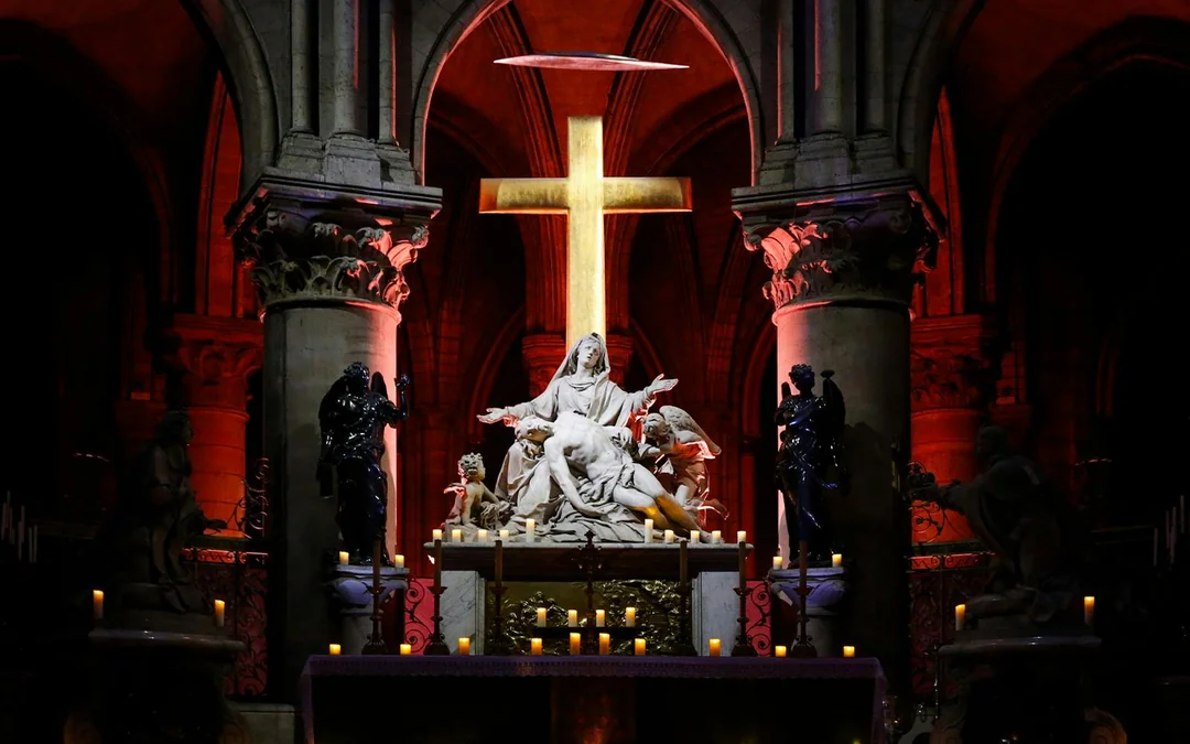 Notre-Dame Interior and Exterior Guided Tour Image 9