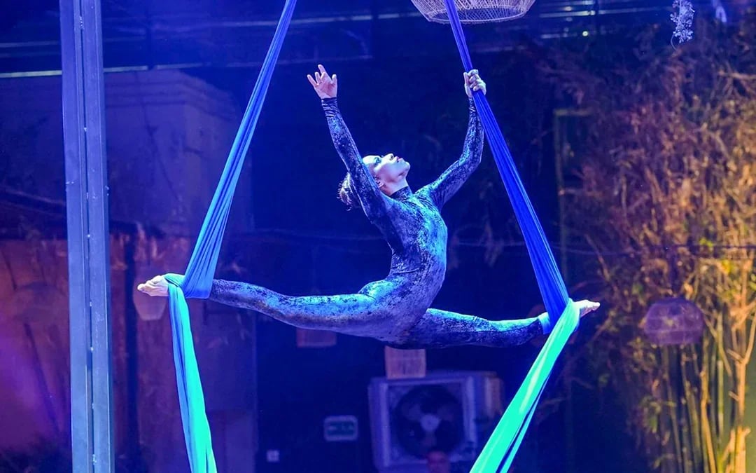 Nouba Restaurant Dinner Show Image 7