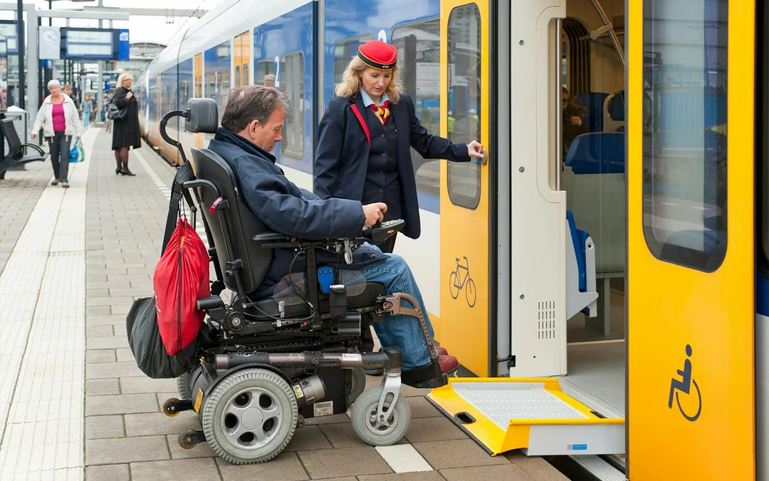 NS One-Way Tickets: Schiphol Airport to/from Amsterdam Central Image 2