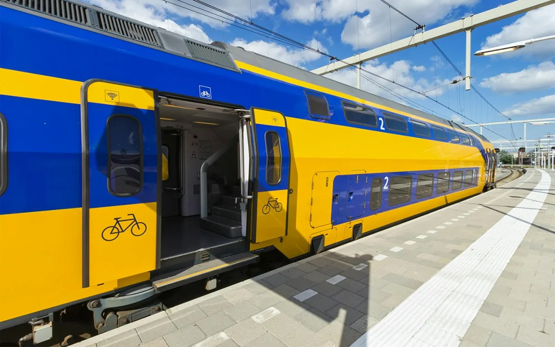 NS One-Way Tickets: Schiphol Airport to/from Amsterdam Central Image 3