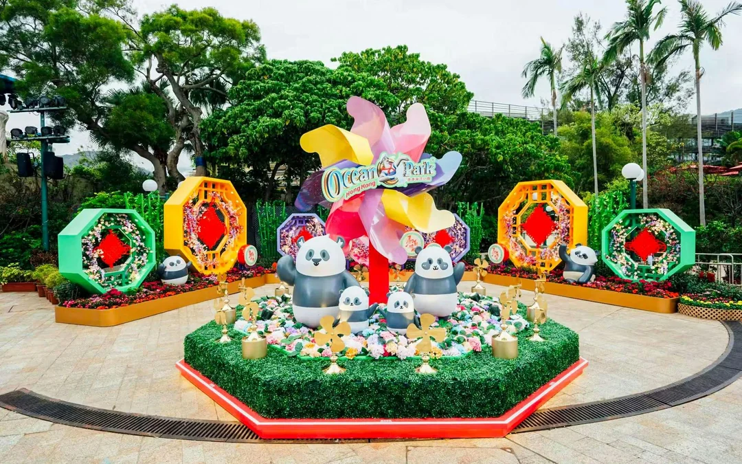 Ocean Park Ticket with Exclusive Giant Panda Twins Encounter Image 2