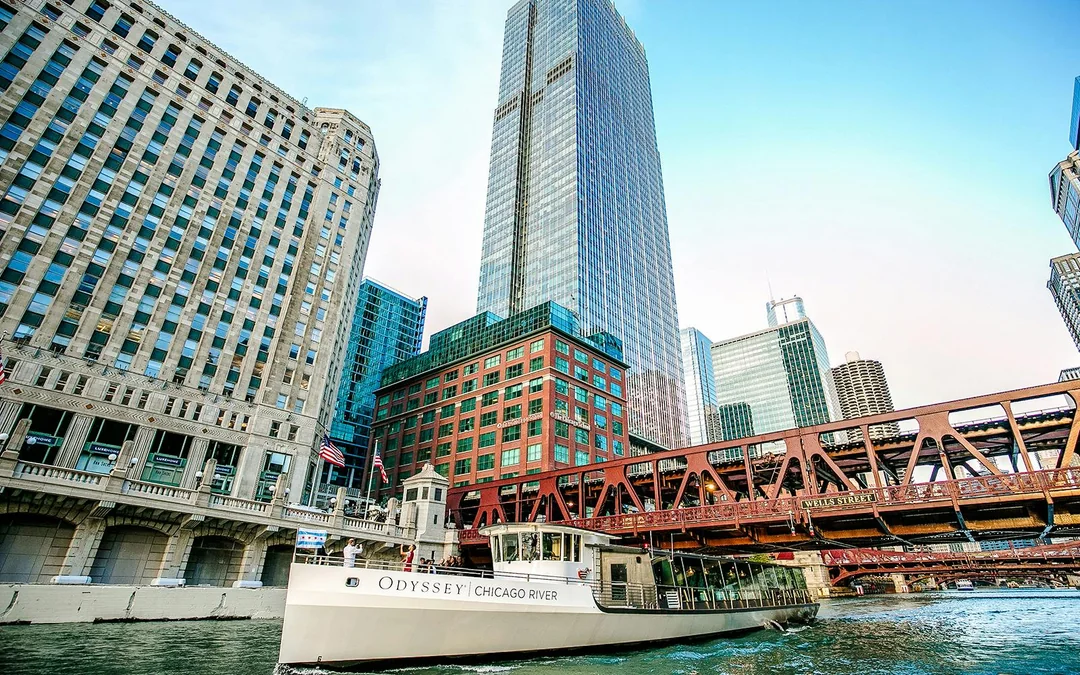 Odyssey Chicago River Architecture Dinner Cruise Image 3