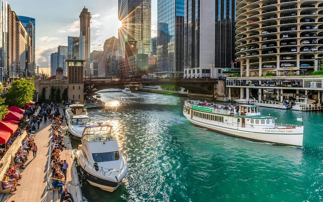 Official Chicago Architecture Cruise by First Lady Image 3