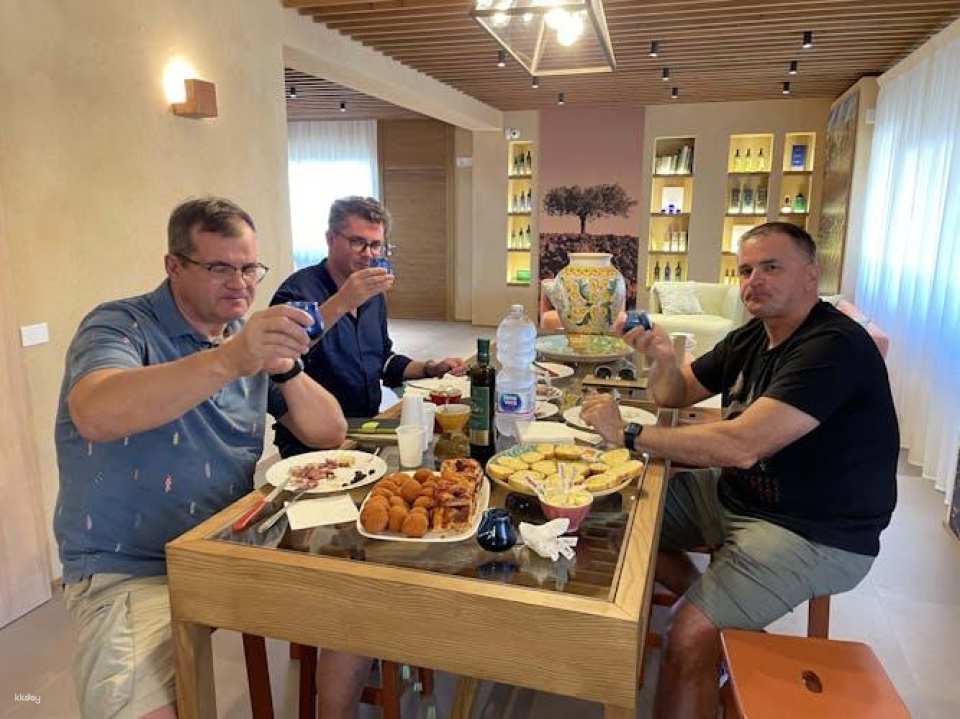 Oil and food tasting in the province of Agrigento