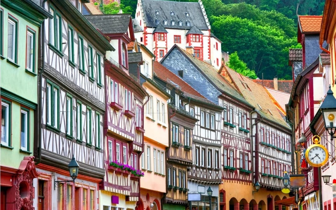 Old Town Frankfurt: Self-Guided City Exploration Game Image 3