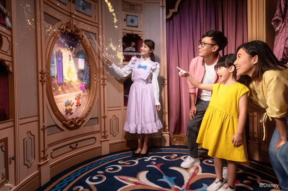 [One-Day Disney Princess Experience] Hong Kong Disneyland | Magic Makeup Salon - Disney Princess/Prince Styling and Photography Services