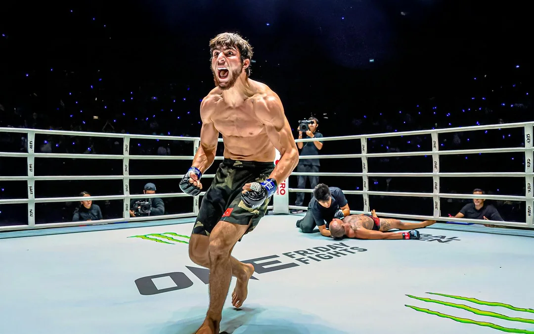 One Lumpinee Muay Thai One Championship Ticket Friday Night Image 1