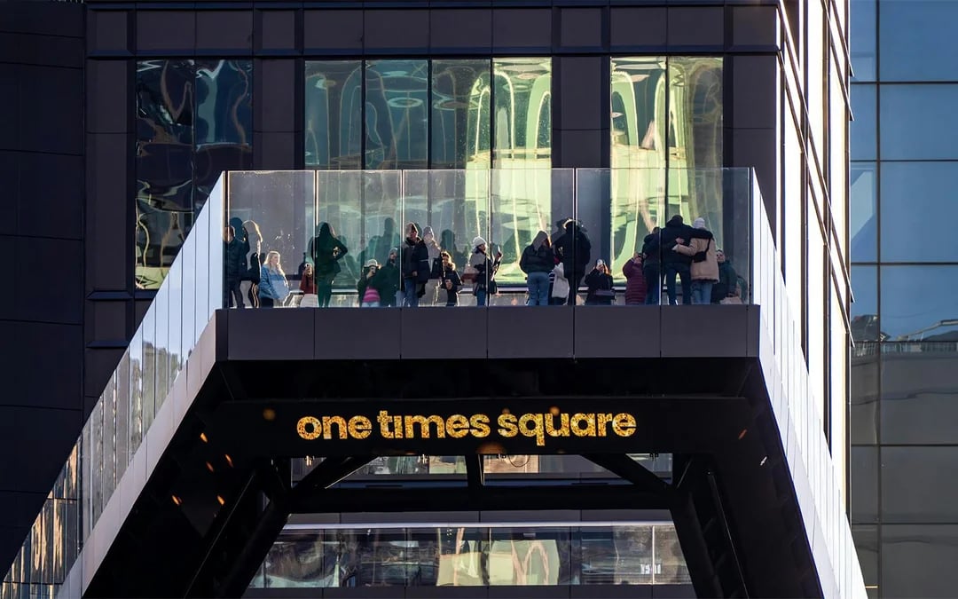 One Times Square Skywalk Tickets with Glass Elevator and Glass Walkway Image 5