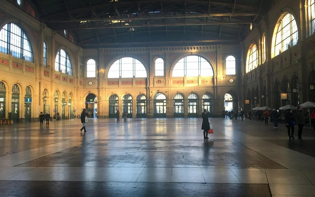 One-Way Tickets: Zurich Airport to/from Zurich Central Train Station Image 4
