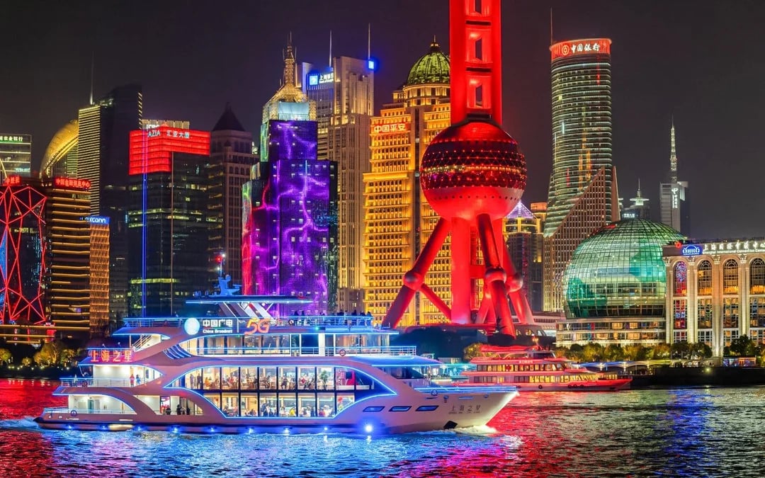 Oriental Pearl Radio & Television Tower with Huangpu River Cruise Image 5