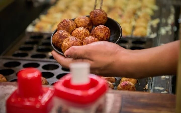 Osaka: 2-Hour Local Street Food Tour – Dotonbori & Namba Image 8