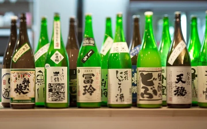 Osaka Bar Hopping Night Walking Tour in Namba (3 bars, 6 tas Image 2