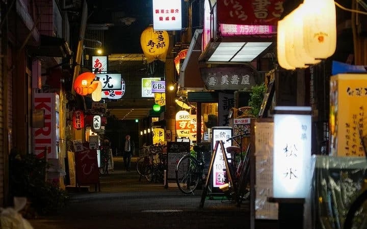 Osaka Bar Hopping Night Walking Tour in Namba (3 bars, 6 tas Image 9