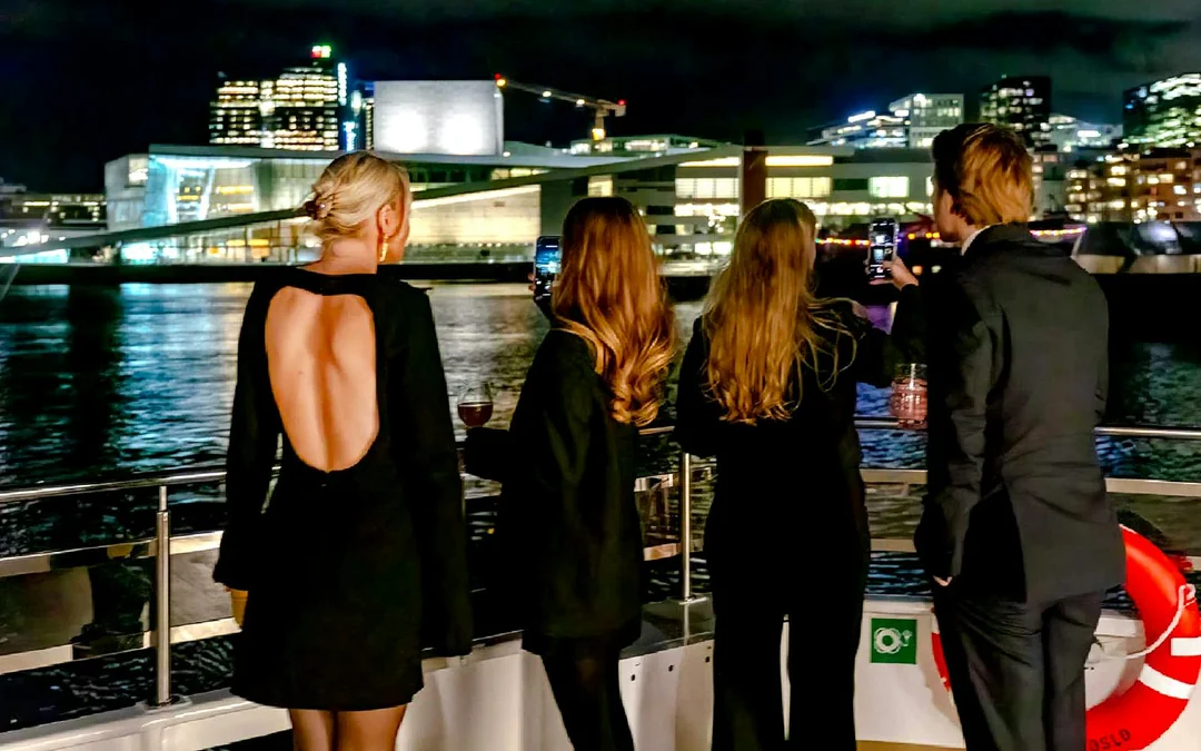 Oslo: 3-Course Dinner & Live Music Cruise on the Oslofjord Image 3