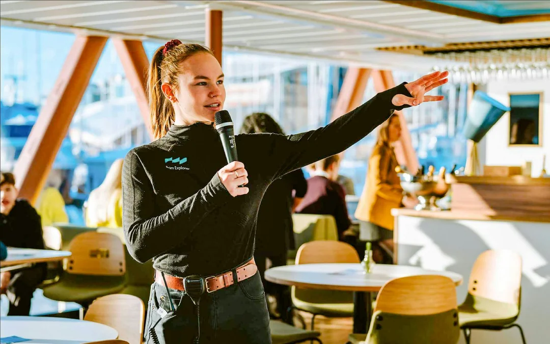 Oslo: Guided Sightseeing Fjord Cruise on Premium Silent Boat Image 4