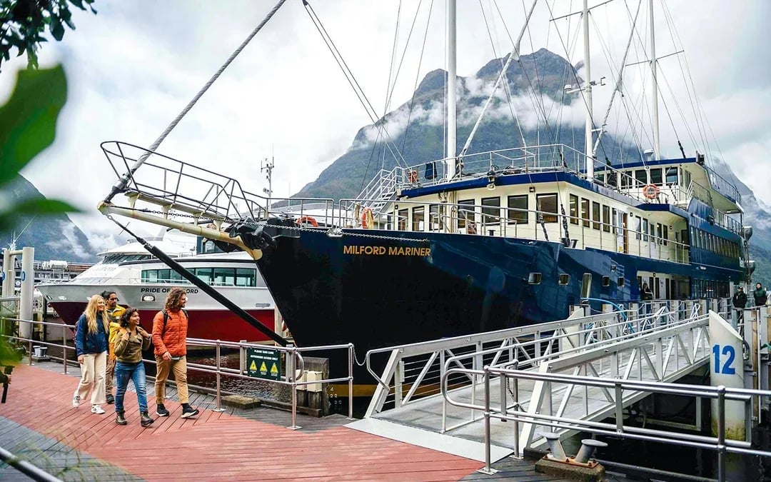 Overnight Milford Sound Cruise with Dinner & Activities Image 6