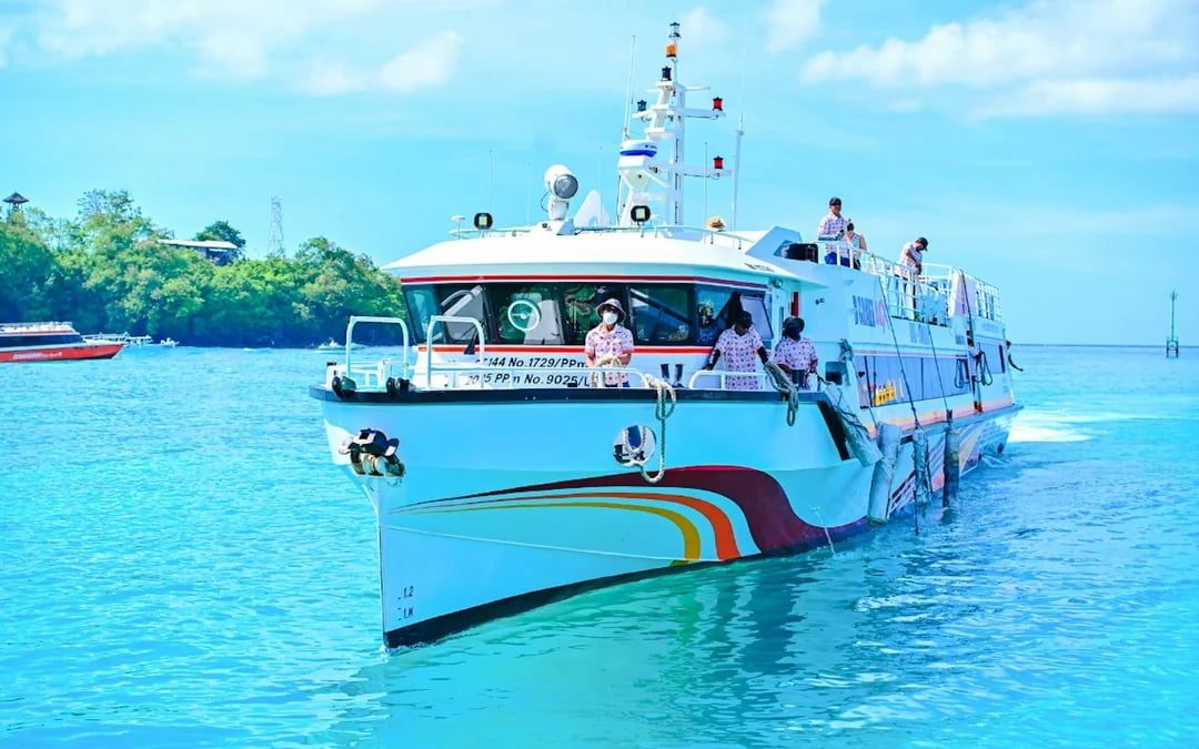 Padangbai Port to Gili Trawangan One-Way Speedboat Transfer with Port Fee Included Image 4