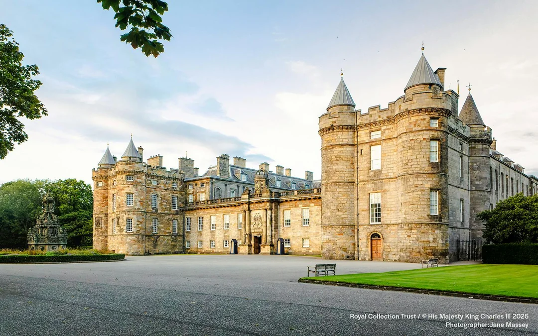 Palace of Holyroodhouse Entry Tickets & Private Guided Tour of Queen Elizabeth II Private Apartments Image 5