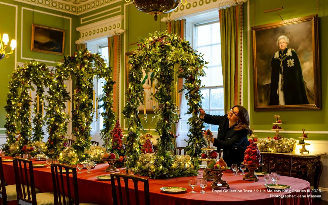 Palace of Holyroodhouse Small-Group Exclusive Guided Tour Image 3