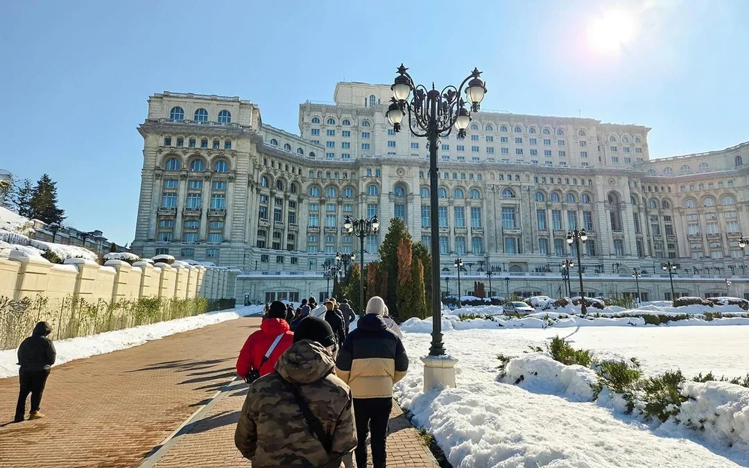Palace of Parliament Bucharest Guided Tour with Skip-the-Line Tickets Image 8