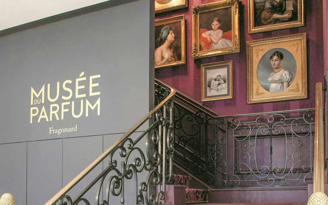 Palais Garnier Guided Tour & Fragonard Perfume Workshop Image 9
