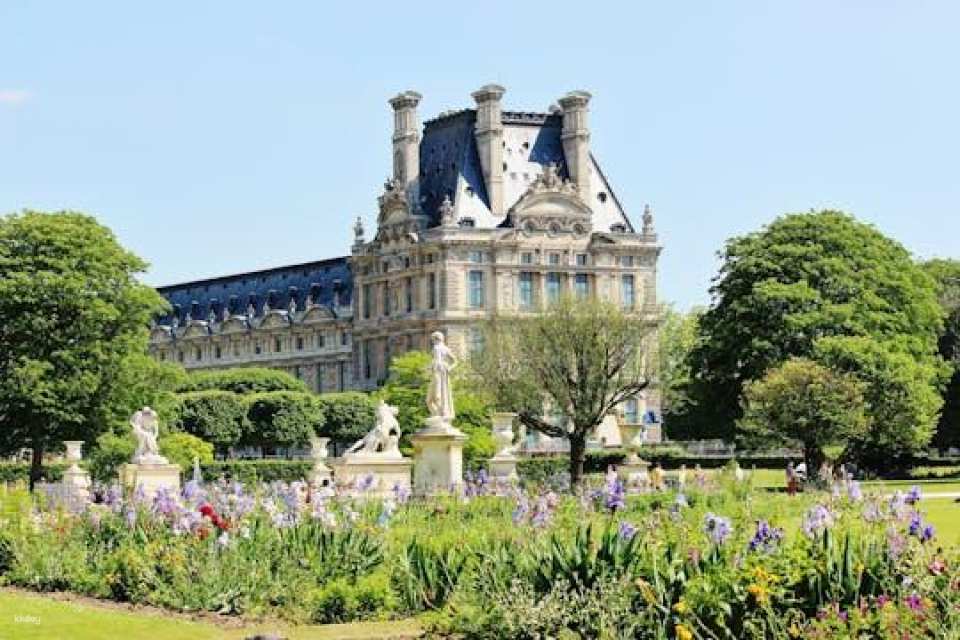 Palais Royal and the Covered Galleries: walking audio tour