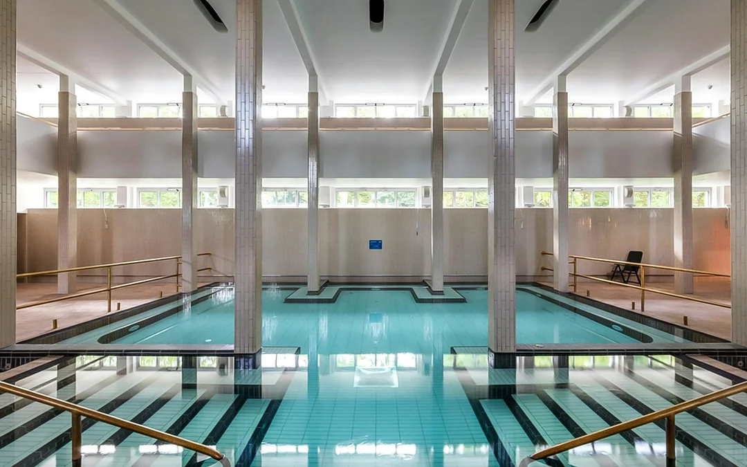 Palatinus Spa: Entry Ticket with Locker or Private Cabin Image 2
