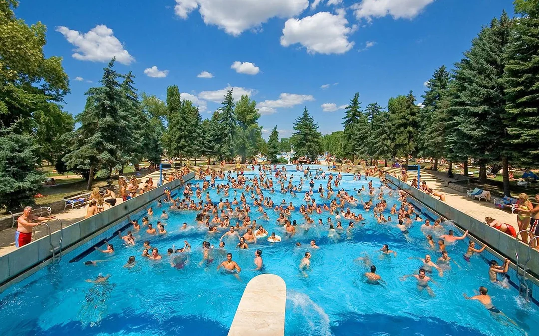Palatinus Spa: Entry Ticket with Locker or Private Cabin Image 3