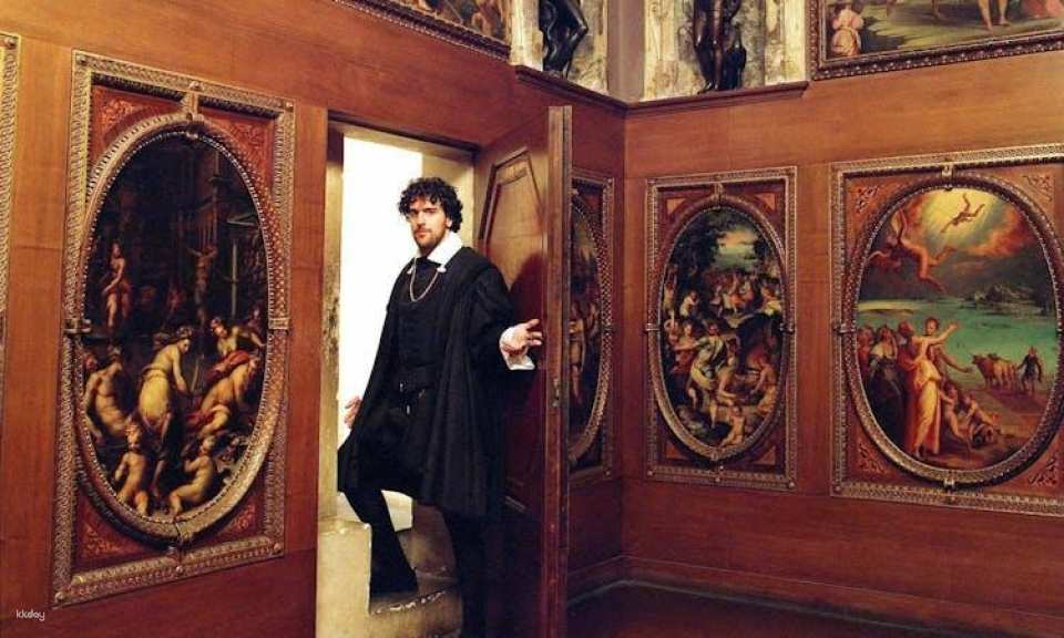 Palazzo Vecchio secret passages tour with lunch or gelato tasting