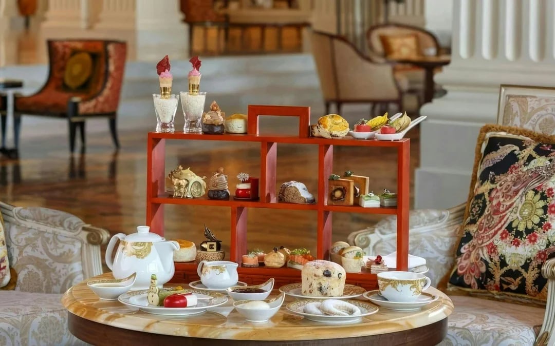 Palazzo Versace Dubai: Afternoon High Tea at Mosaico Lounge Image 3