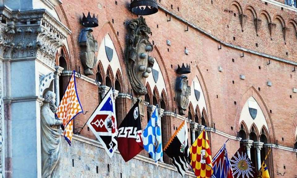 Palio of Siena day trip with dinner and drinks from Florence