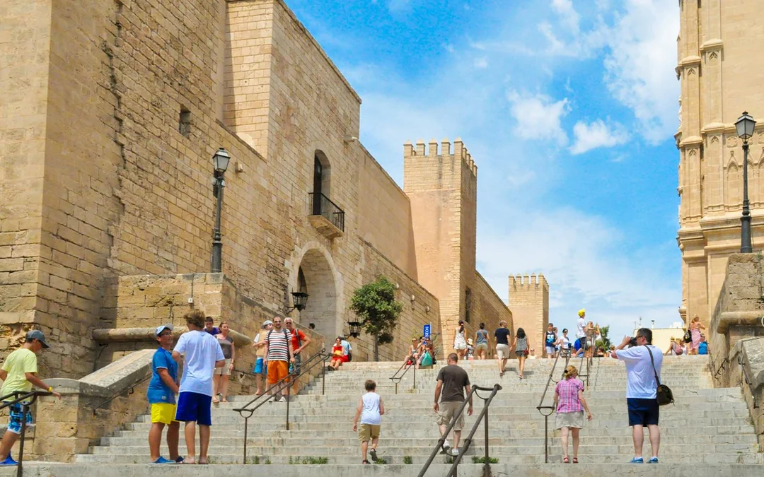 Palma Cathedral & Old Town Guided Tour Image 12