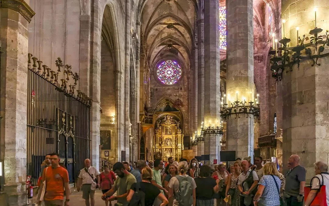 Palma Cathedral & Old Town Guided Tour Image 3