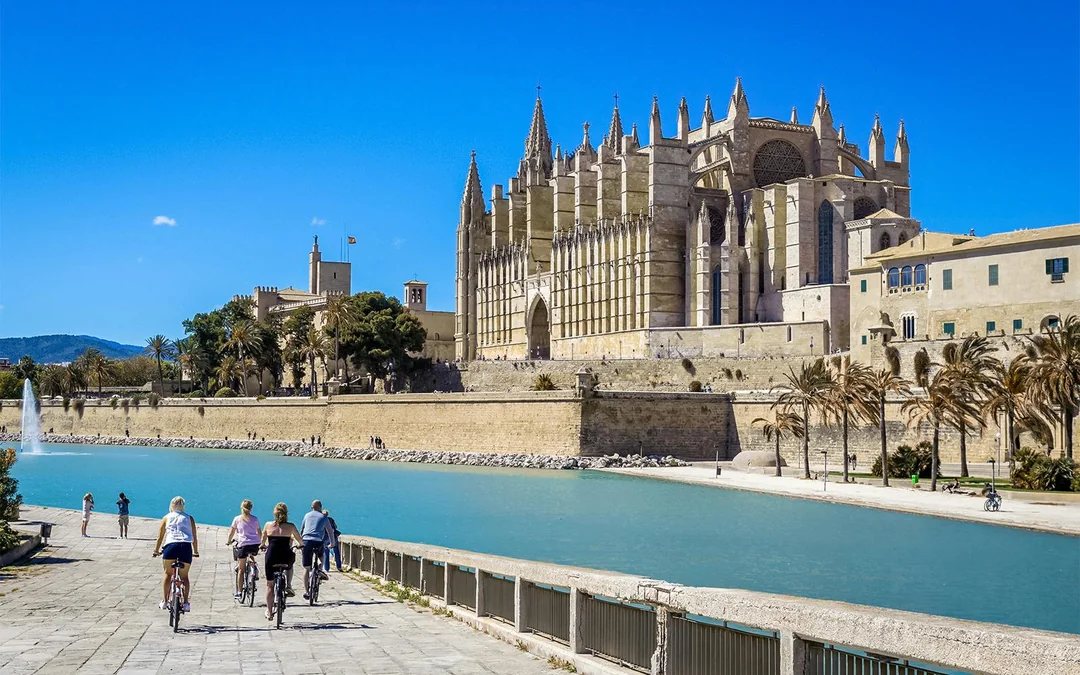 Palma Cathedral Skip-the-Line Tickets with Terrace Access Image 12