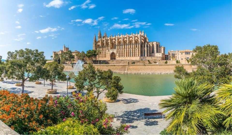 Palma de Mallorca small-group guided walking tour