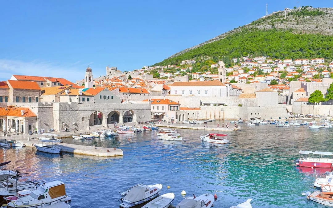 Panorama Cruise in Front of Dubrovnik City Walls Image 7