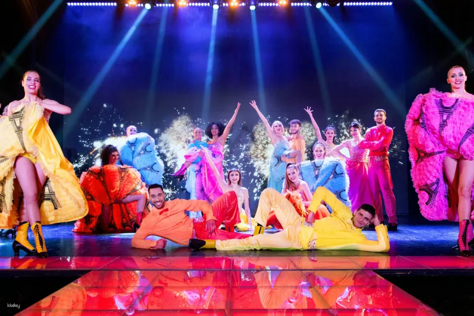 Paradis Latin Cabaret Night Show | France