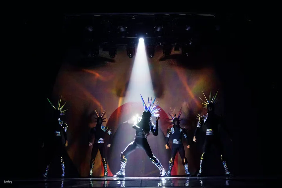 Paradis Latin Cabaret Night Show | France