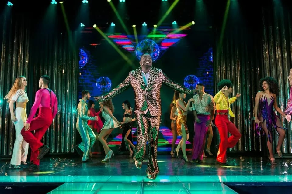 Paradis Latin Cabaret Night Show | France