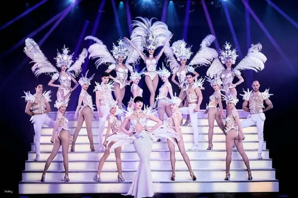 Paradis Latin Cabaret Night Show | France