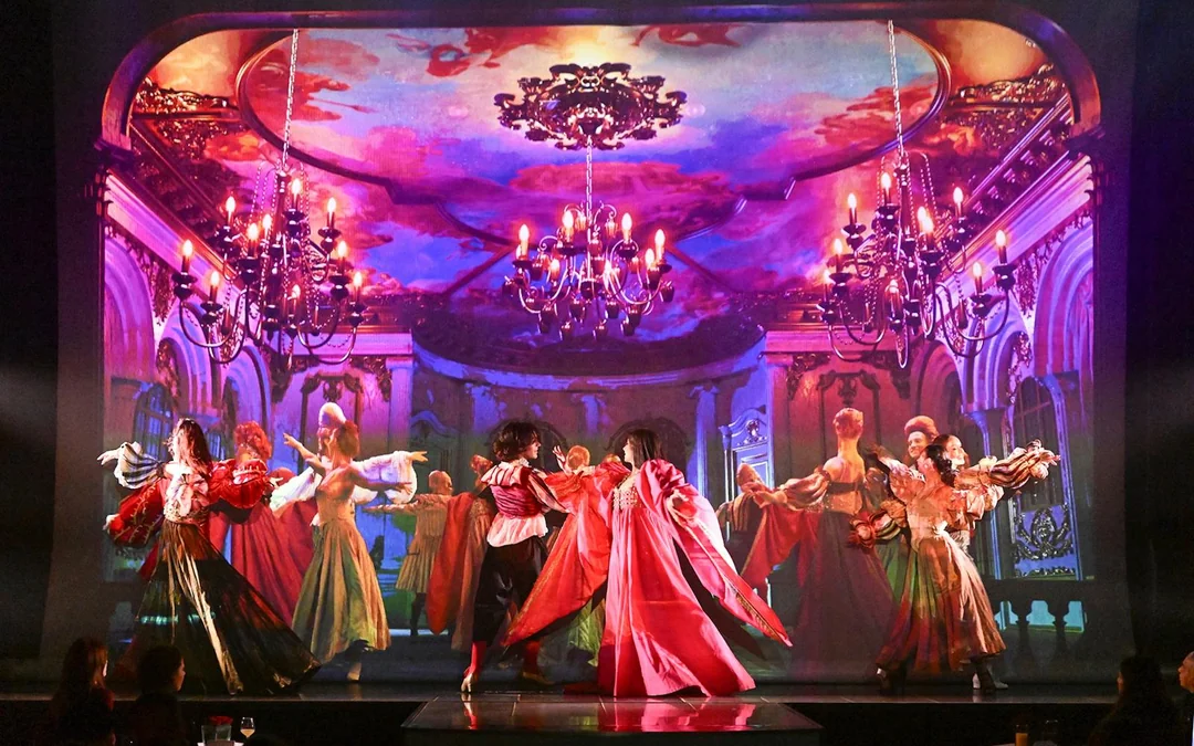 Paradis Latin Family-Friendly Show Image 3