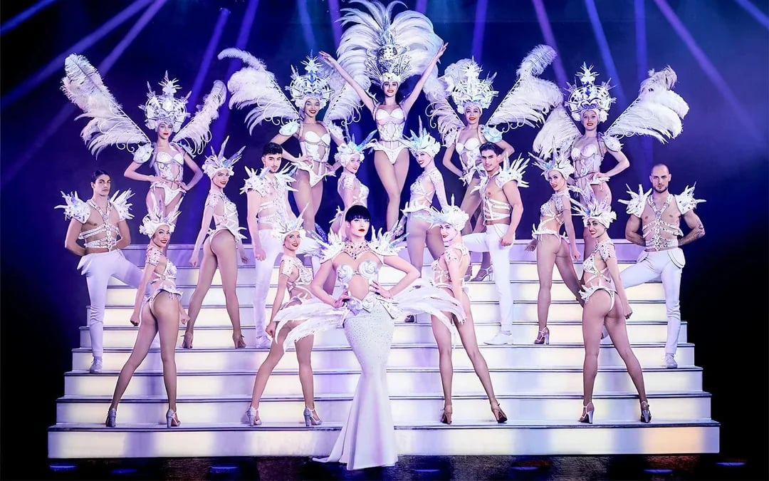 Paradis Latin Show with Optional Champagne Image 7