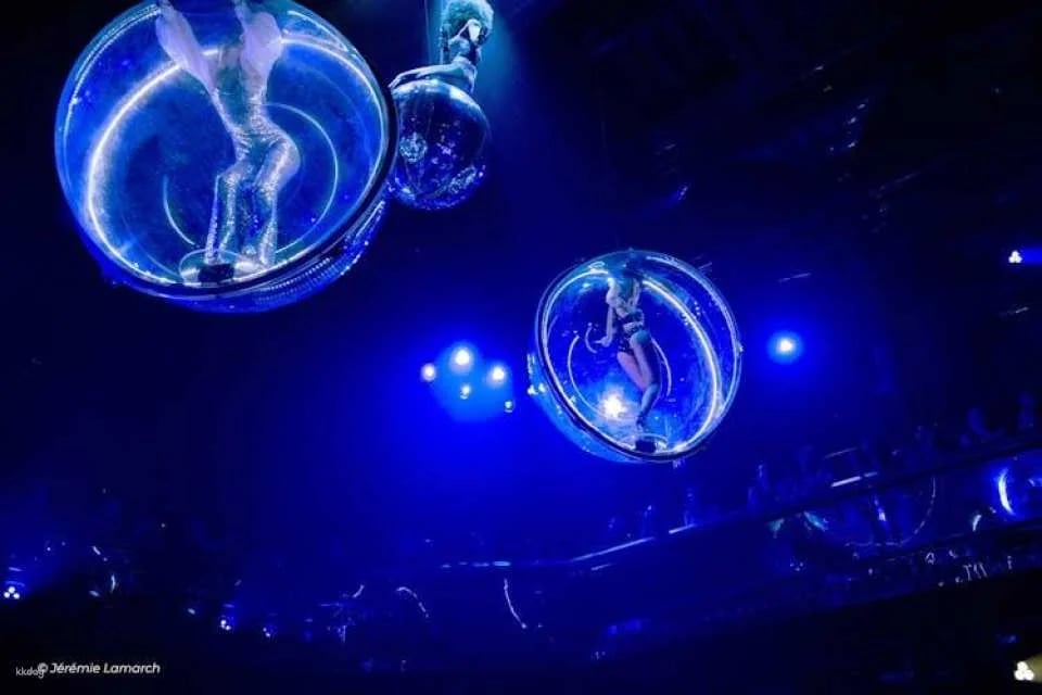 Paradis Latin show with optional dinner