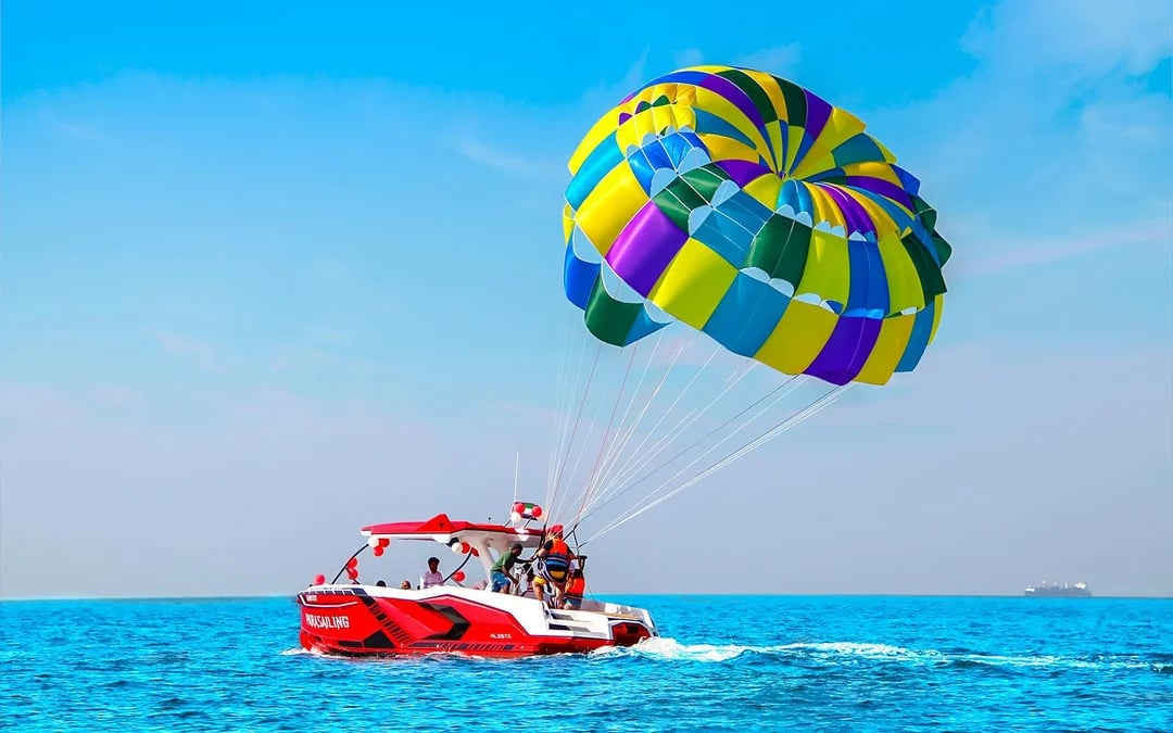 Parasailing Adventure in Dubai Image 2