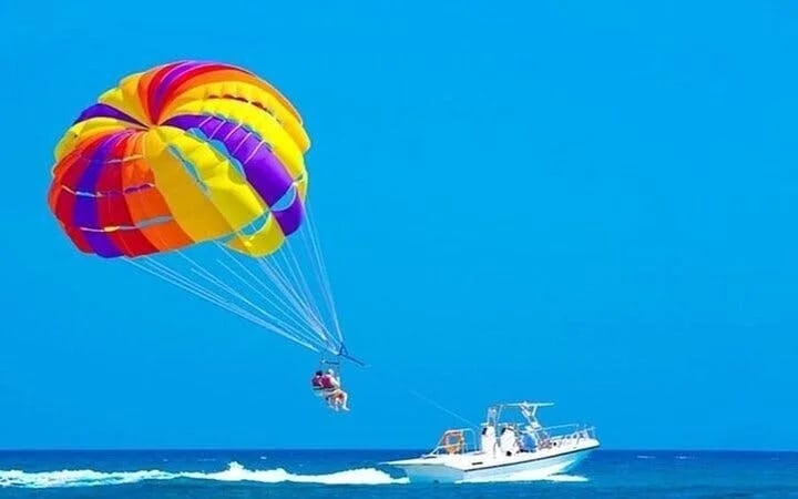 Parasailing, Banana & Quadra boat With Transfer - Sharm El Sheikh Image 1