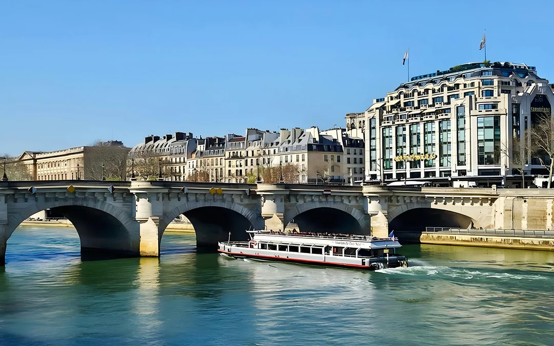 Paris: Canal Saint Martin to Seine River Sightseeing Cruise Image 1