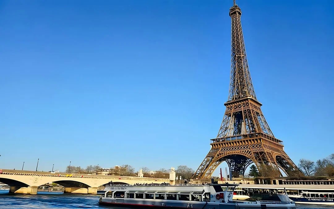 Paris: Canal Saint Martin to Seine River Sightseeing Cruise Image 11